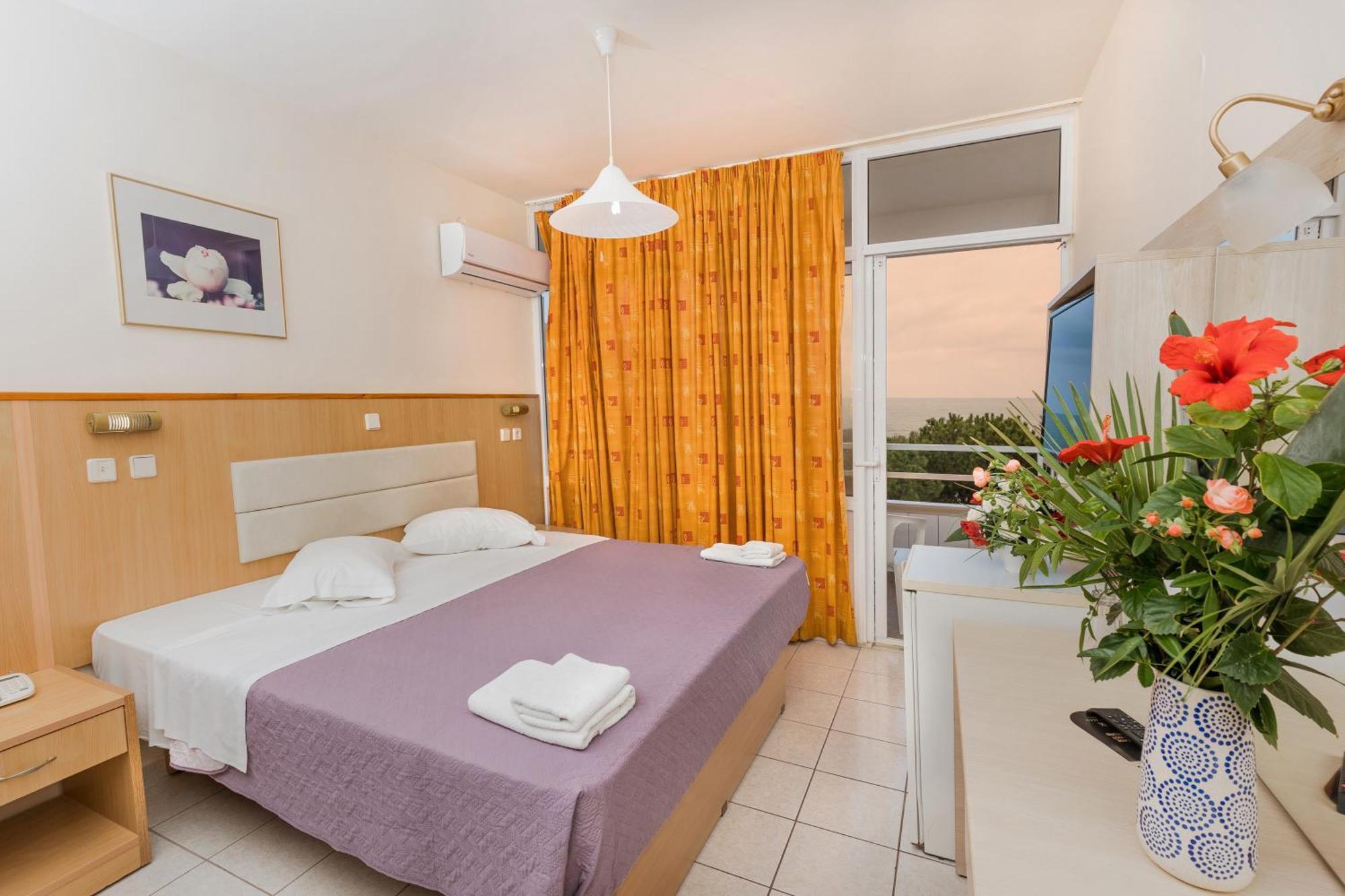 Eri Beach & Village Hotel Hersonissos  Dış mekan fotoğraf